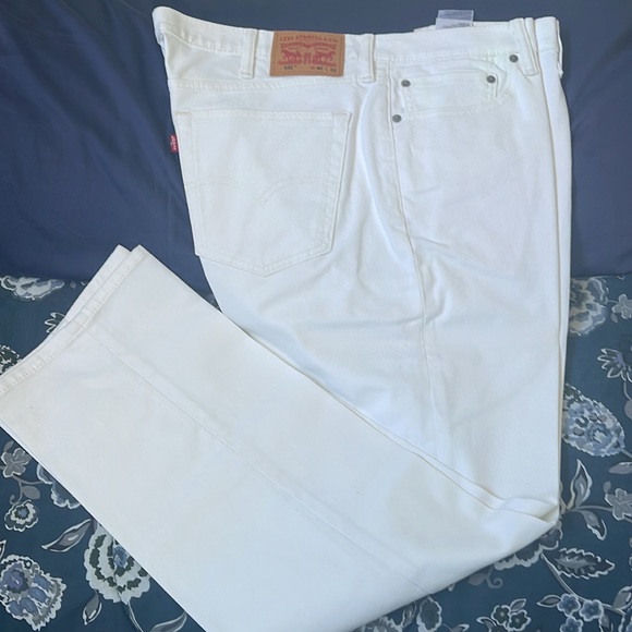 Up for sale are a pair of Levi’s jeans white in color style 541 W40 L 32. - Picture 2 of 3